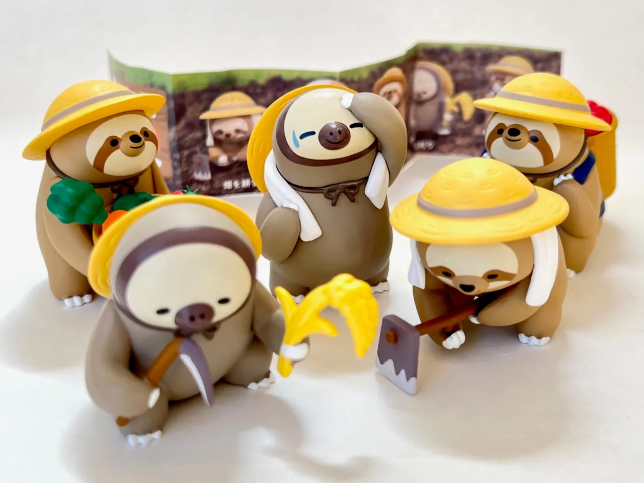 70247 Farmer Sloth Figurine Capsule-5