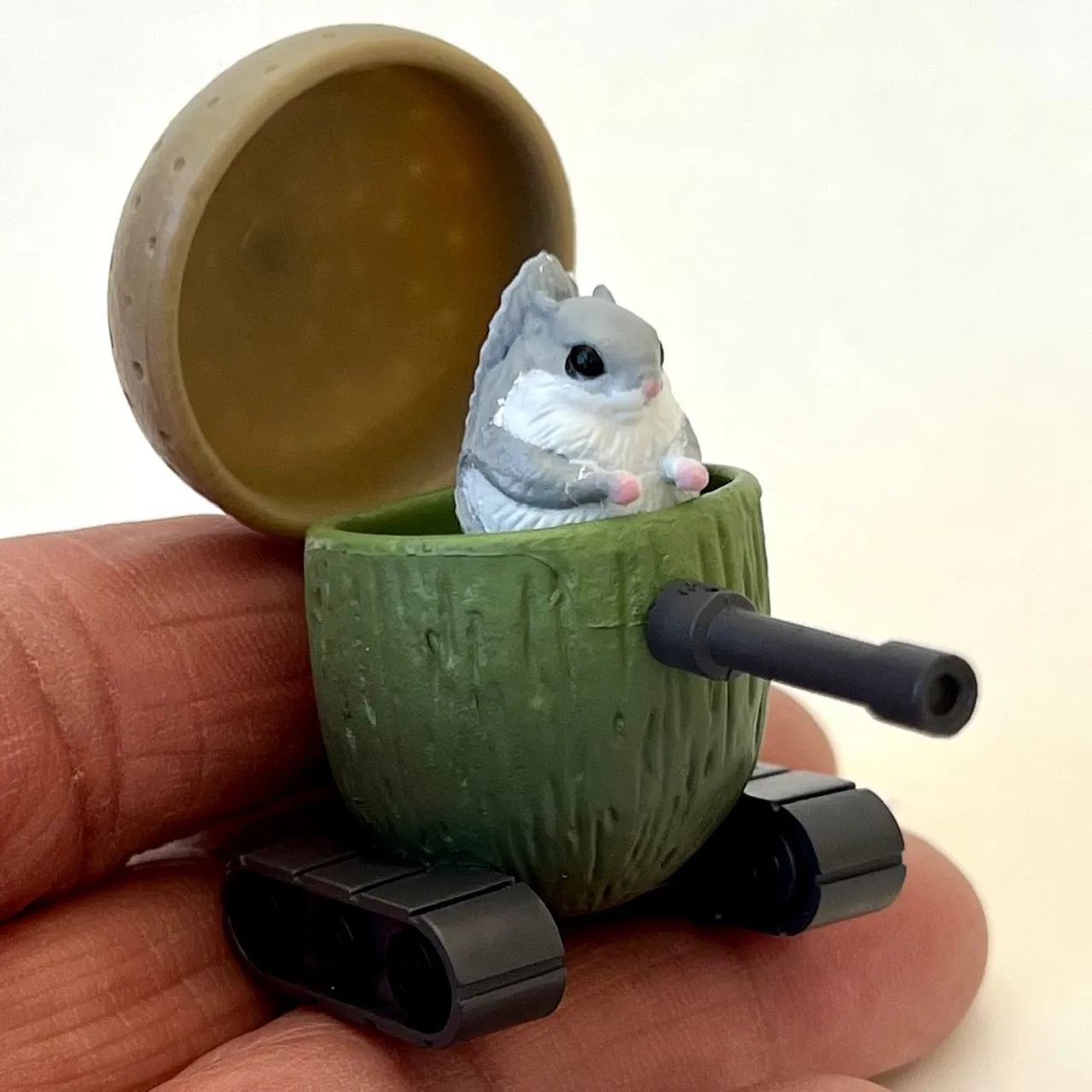 70255 Donguri Acorn Tank Figurine Capsule-6