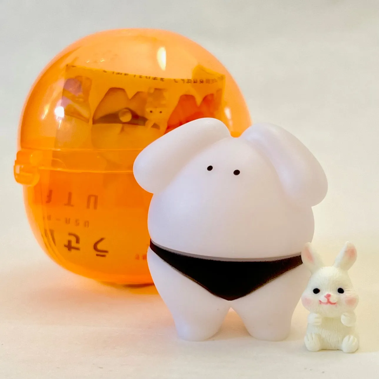 70290 Sumo Rabbit Figurine Capsule-5