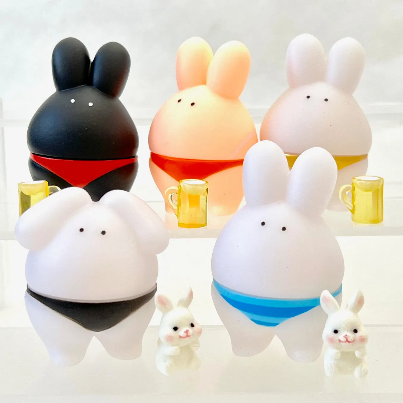 70290 Sumo Rabbit Figurine Capsule-5