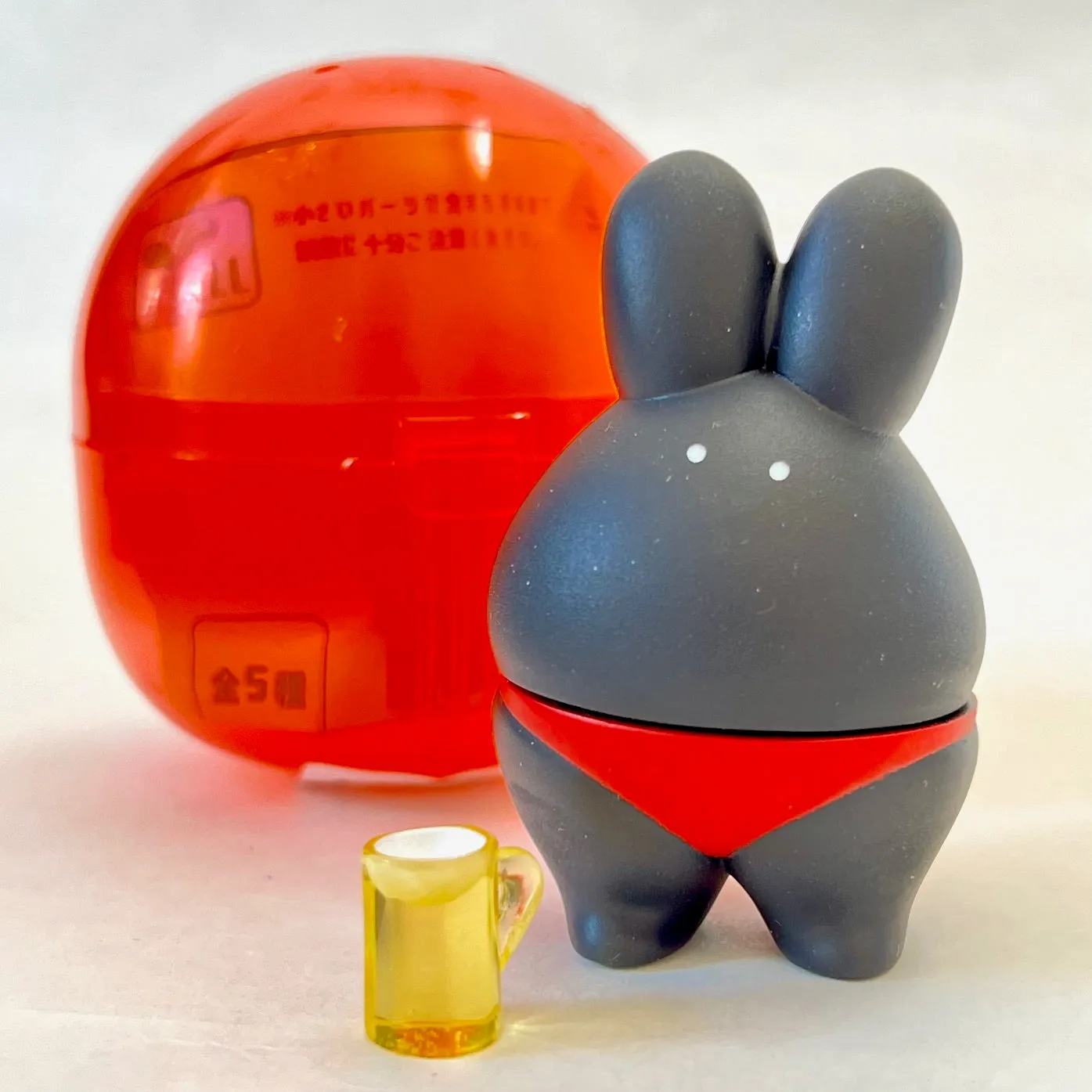 70290 Sumo Rabbit Figurine Capsule-5