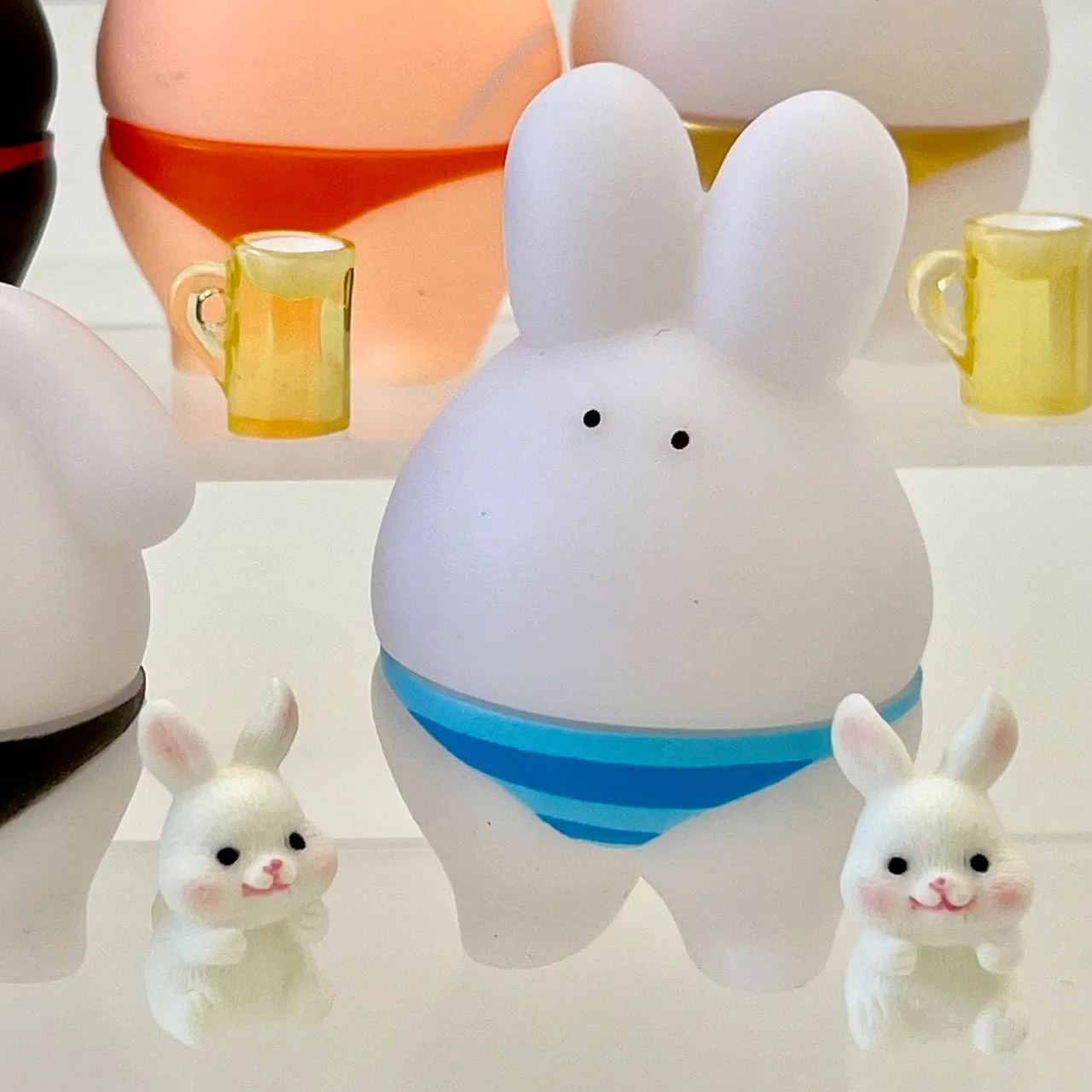 70290 Sumo Rabbit Figurine Capsule-5