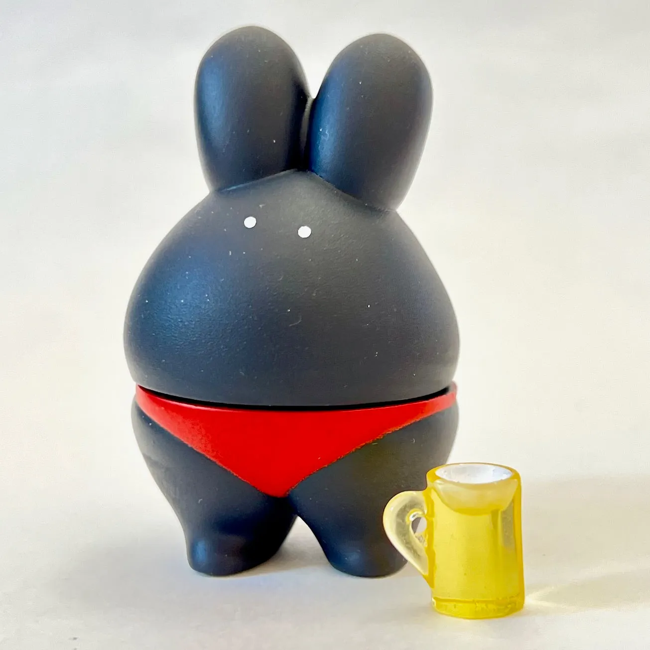 70290 Sumo Rabbit Figurine Capsule-5