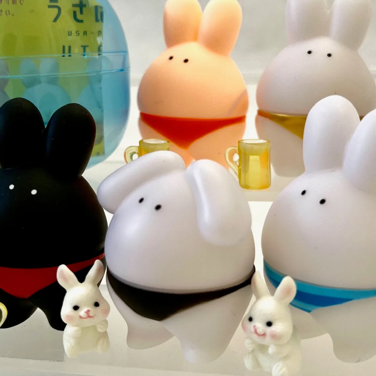 70290 Sumo Rabbit Figurine Capsule-5