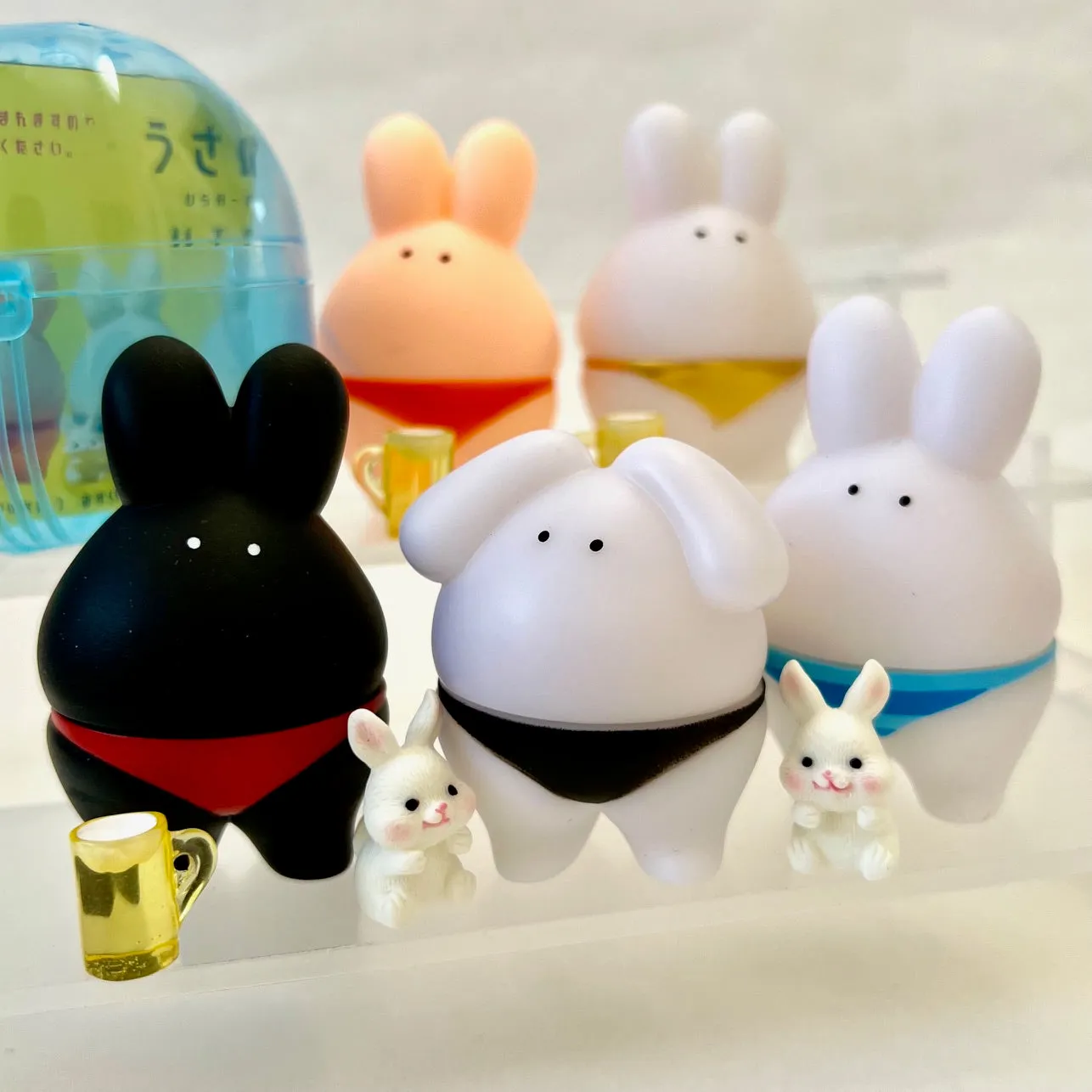 70290 Sumo Rabbit Figurine Capsule-5