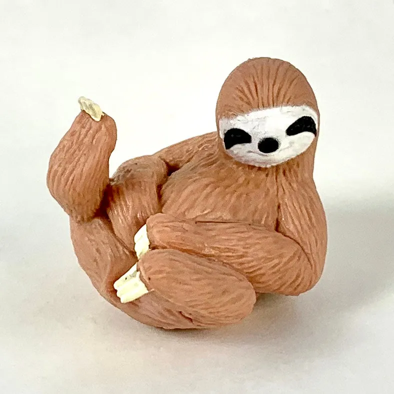 70858 SLOTH CAPSULE-10