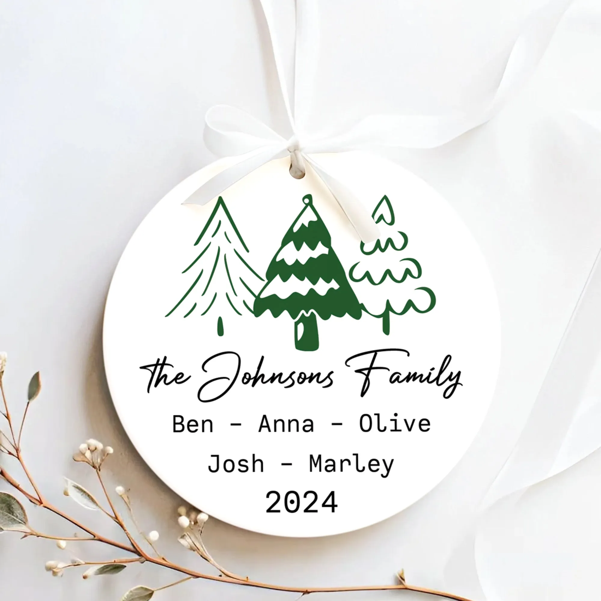 Personalized Family Ornament, Custom Xmas Tree Ornament CX01-27