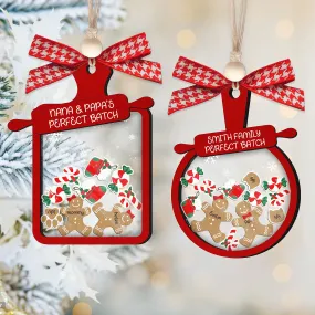 Personalized Gingerbread Family Ornament 2024, 4D Customized Shaked Ornament CF82