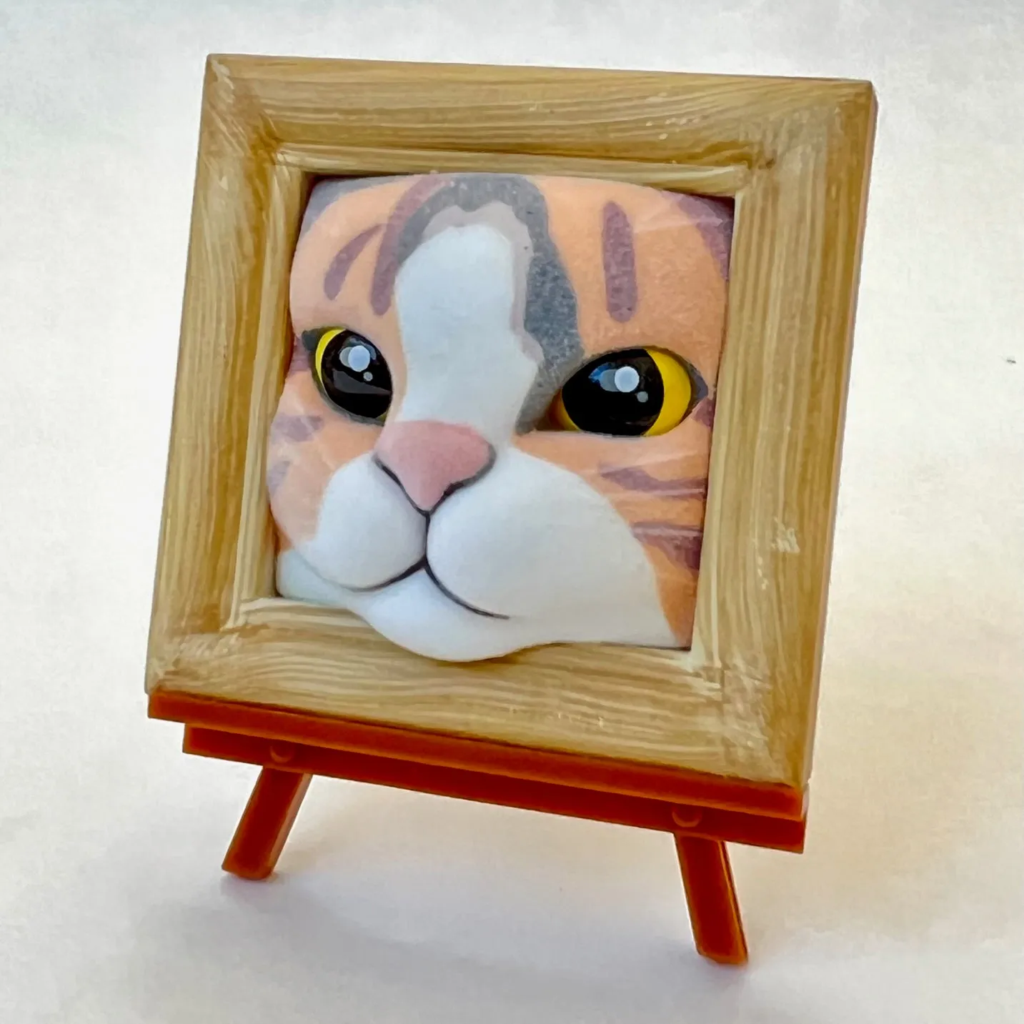 X 70245 Cat Frame Figurine Capsule-DISCONTINUED