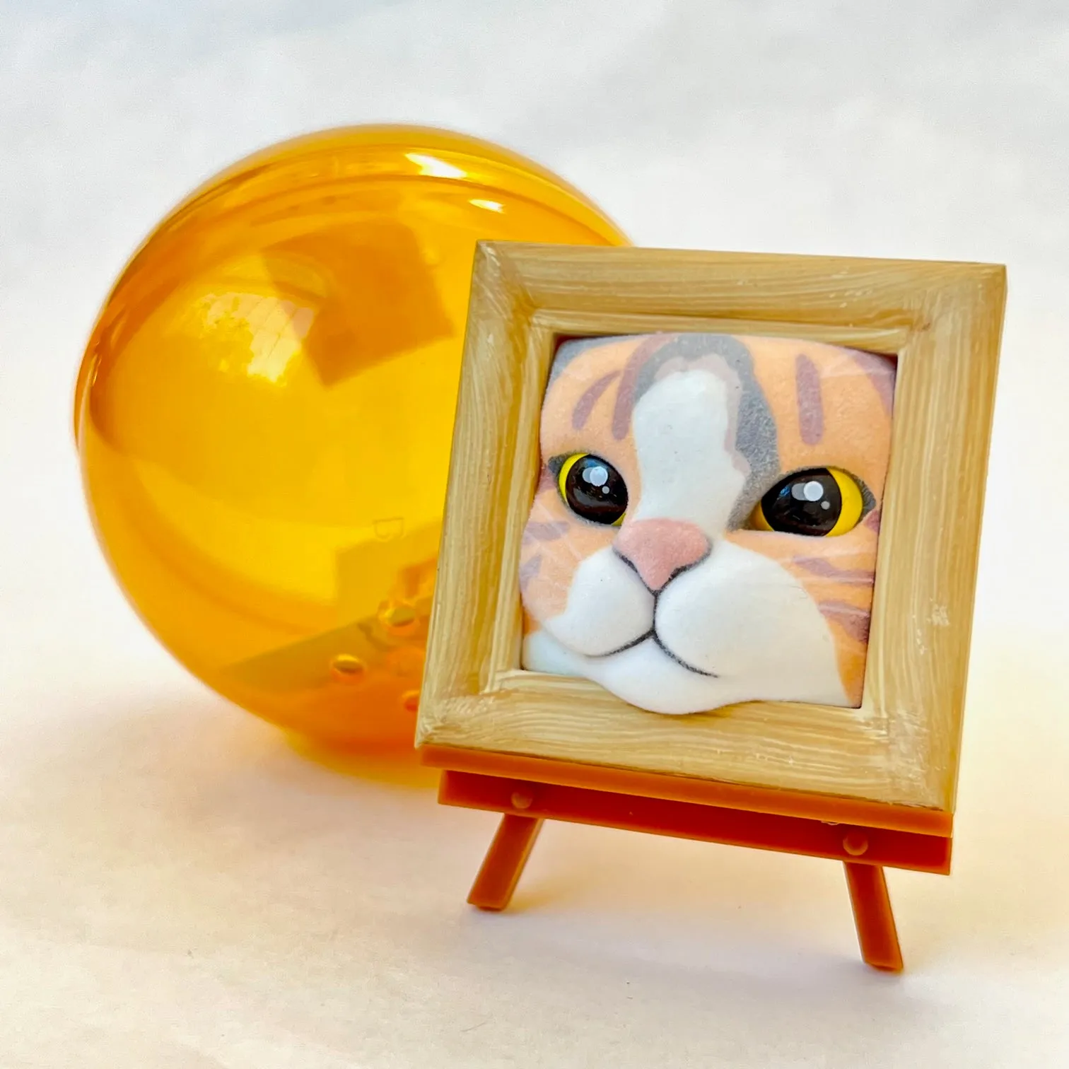 X 70245 Cat Frame Figurine Capsule-DISCONTINUED