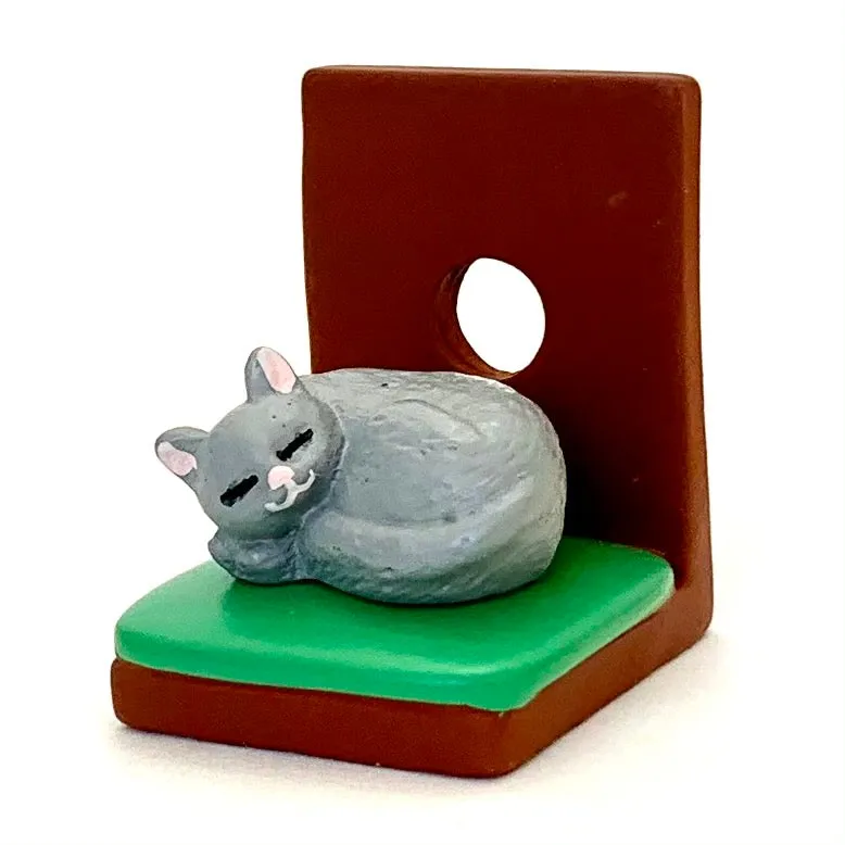 X 70805 CAT HOUSE CAPSULE-DISCONTINUED