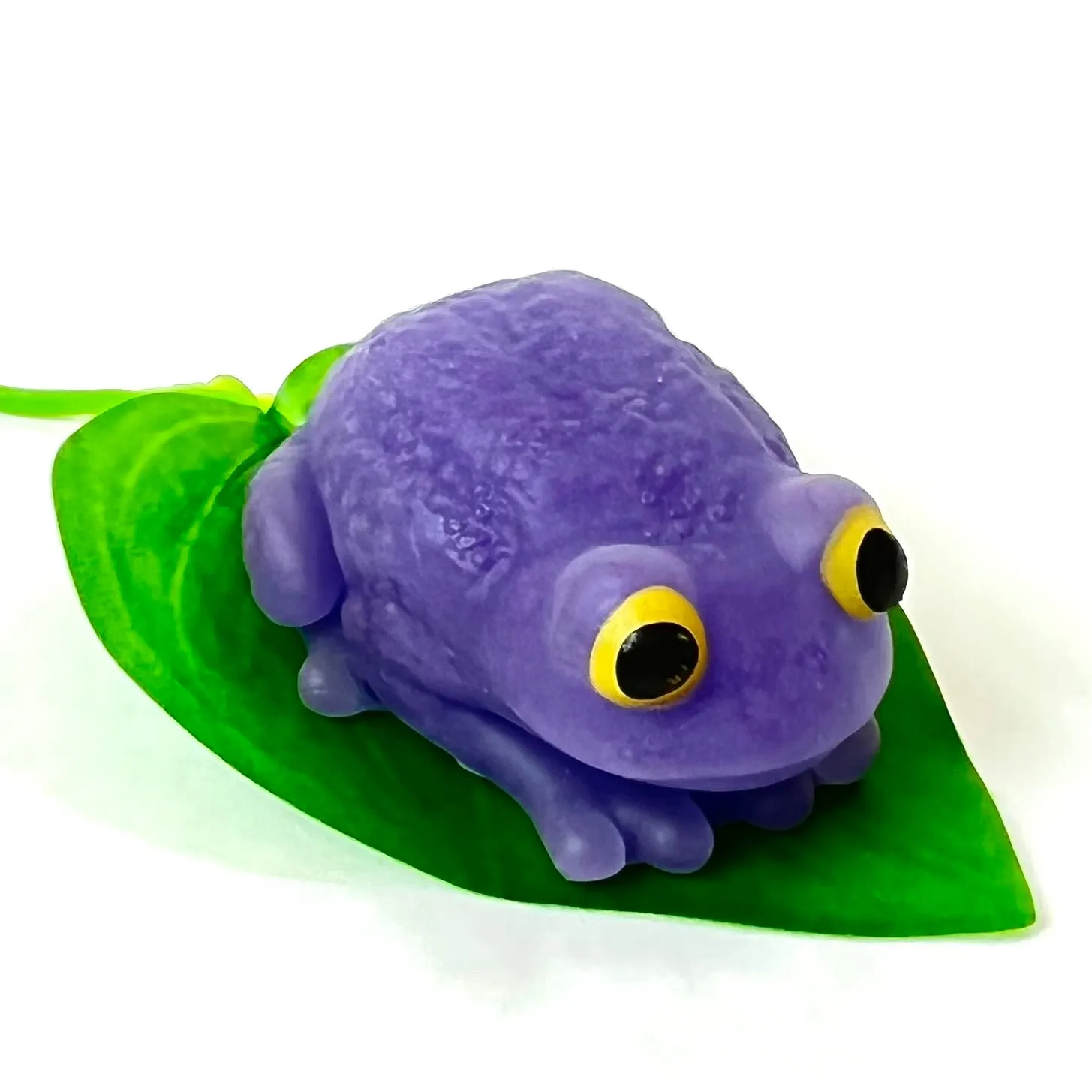 X 70955 Frog  Color Changing Gummy Figurine Capsule-DISCONTINUED