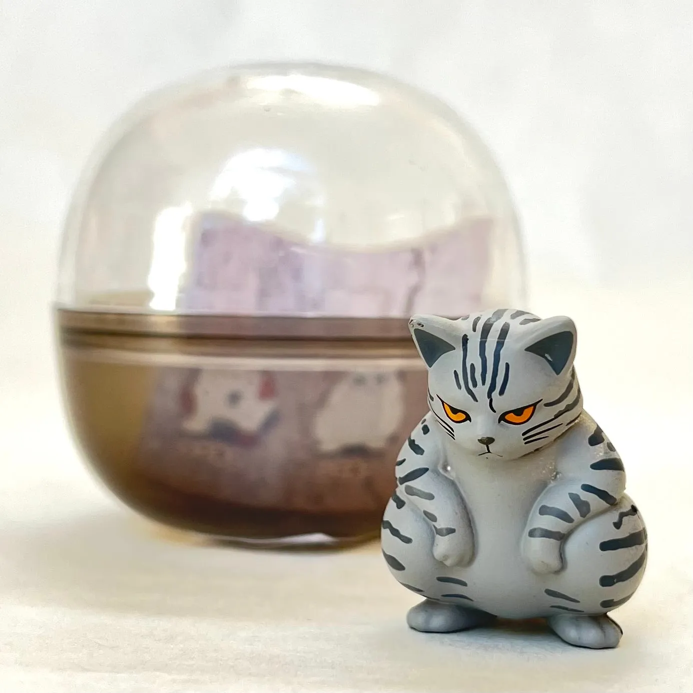 X 70987 Bad Cats Figurine Capsule-DISCONTINED