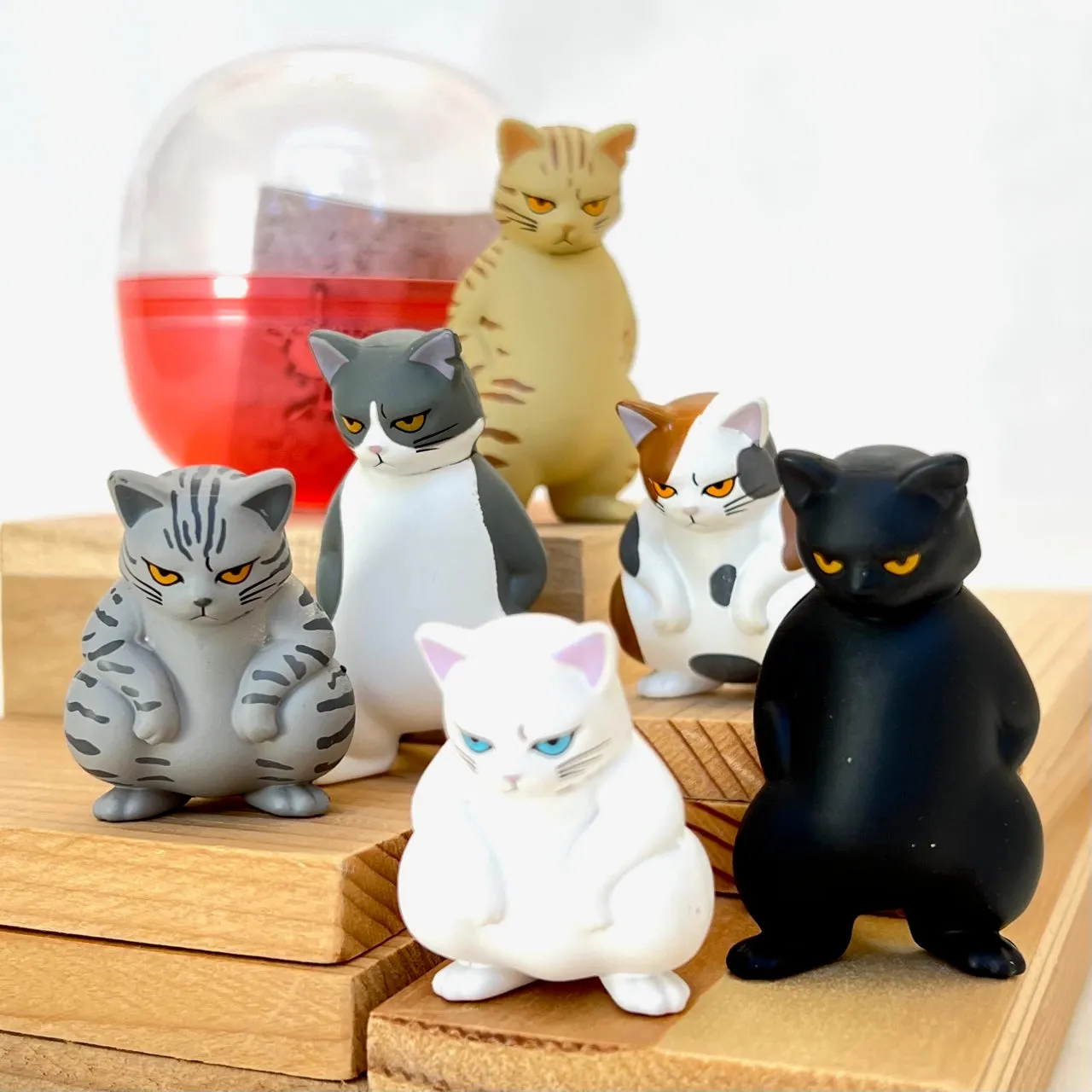 X 70987 Bad Cats Figurine Capsule-DISCONTINED