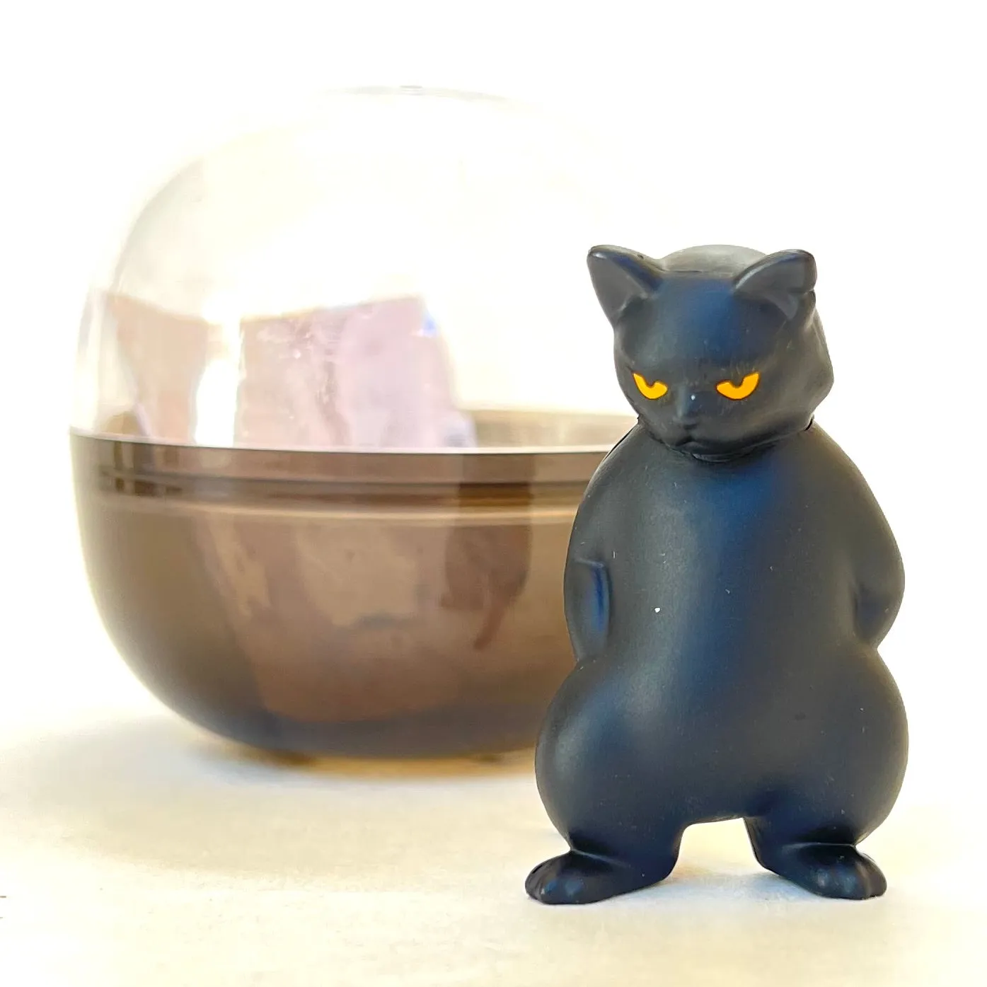 X 70987 Bad Cats Figurine Capsule-DISCONTINED