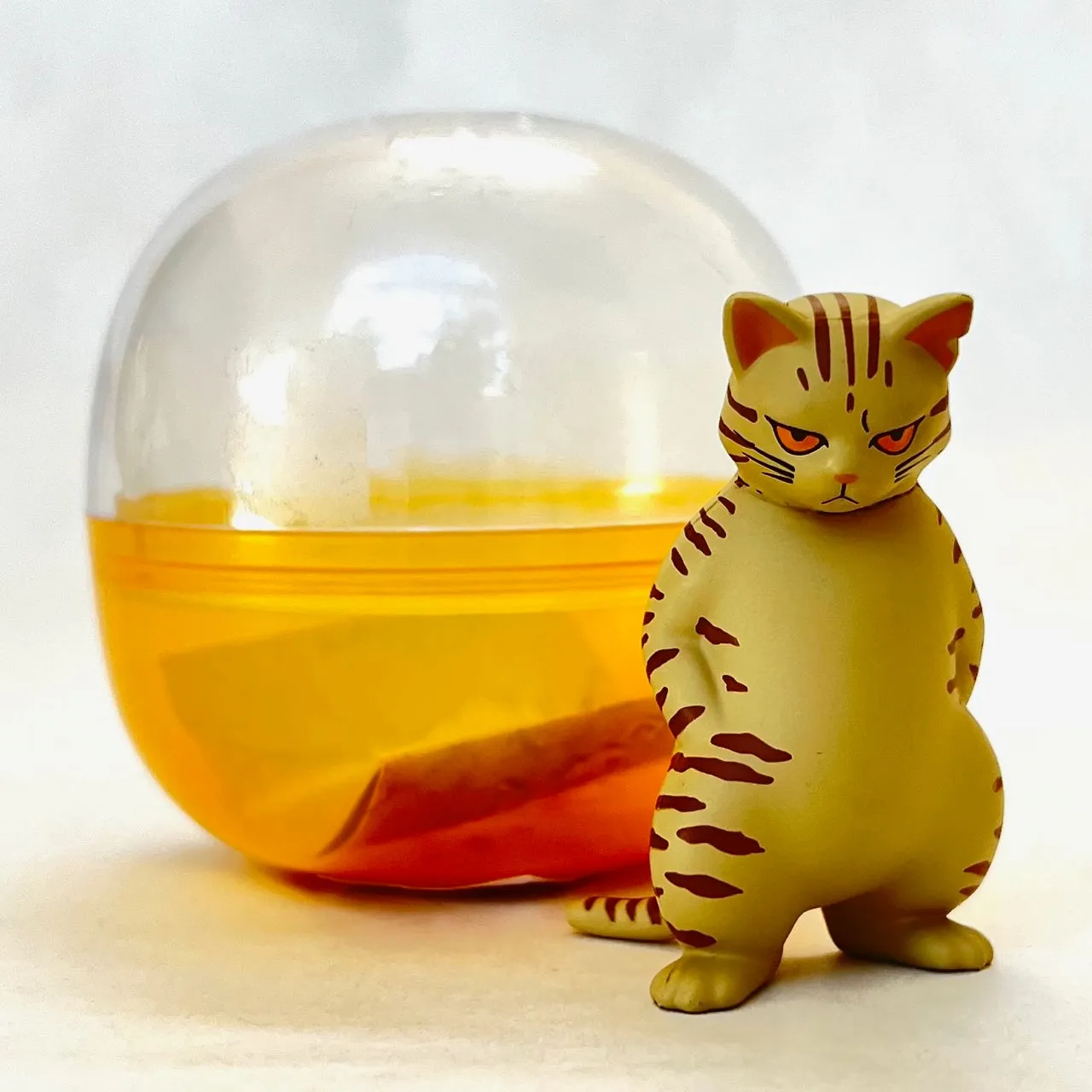 X 70987 Bad Cats Figurine Capsule-DISCONTINED